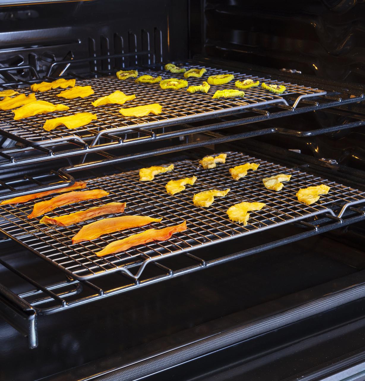 Cafe CTS90DP4NW2 CAF(EBACK)™ Professional Series 30 Smart Built-In Convection Single Wall Oven