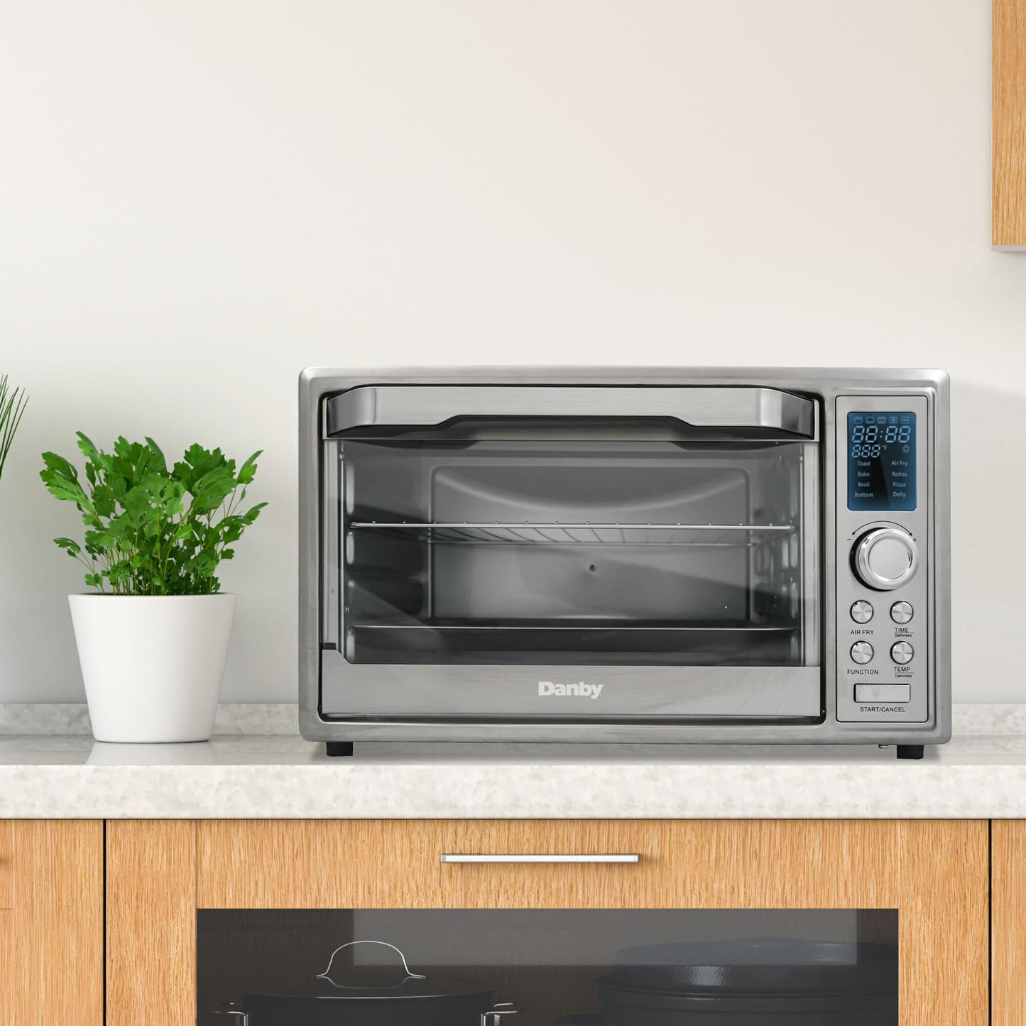 DBTO0961ABSS Danby 0.9 cu. ft. Toaster Oven with Air Fry Technology in Stainless Steel