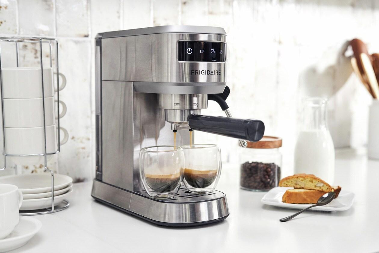 Frigidaire FREM100SS Steam Espresso Maker