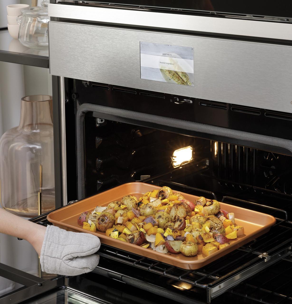 Cafe CTS70DM2NS5 CAF(EBACK)™ 30 Smart Single Wall Oven with Convection in Platinum Glass
