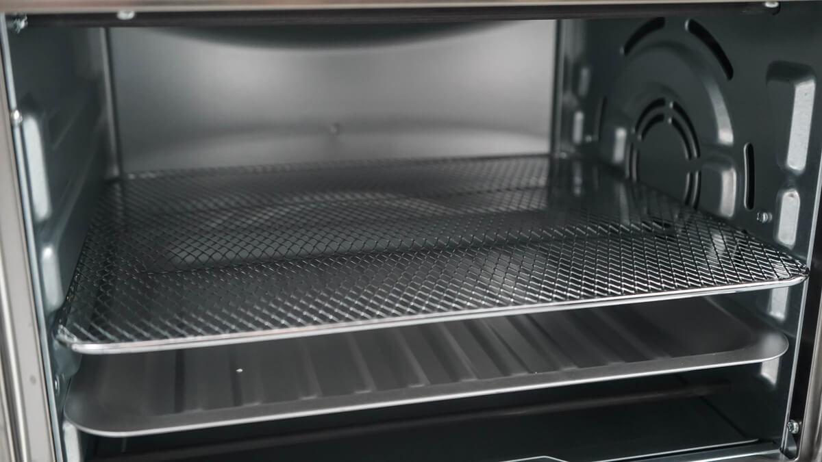 DBTO0961ABSS Danby 0.9 cu. ft. Toaster Oven with Air Fry Technology in Stainless Steel