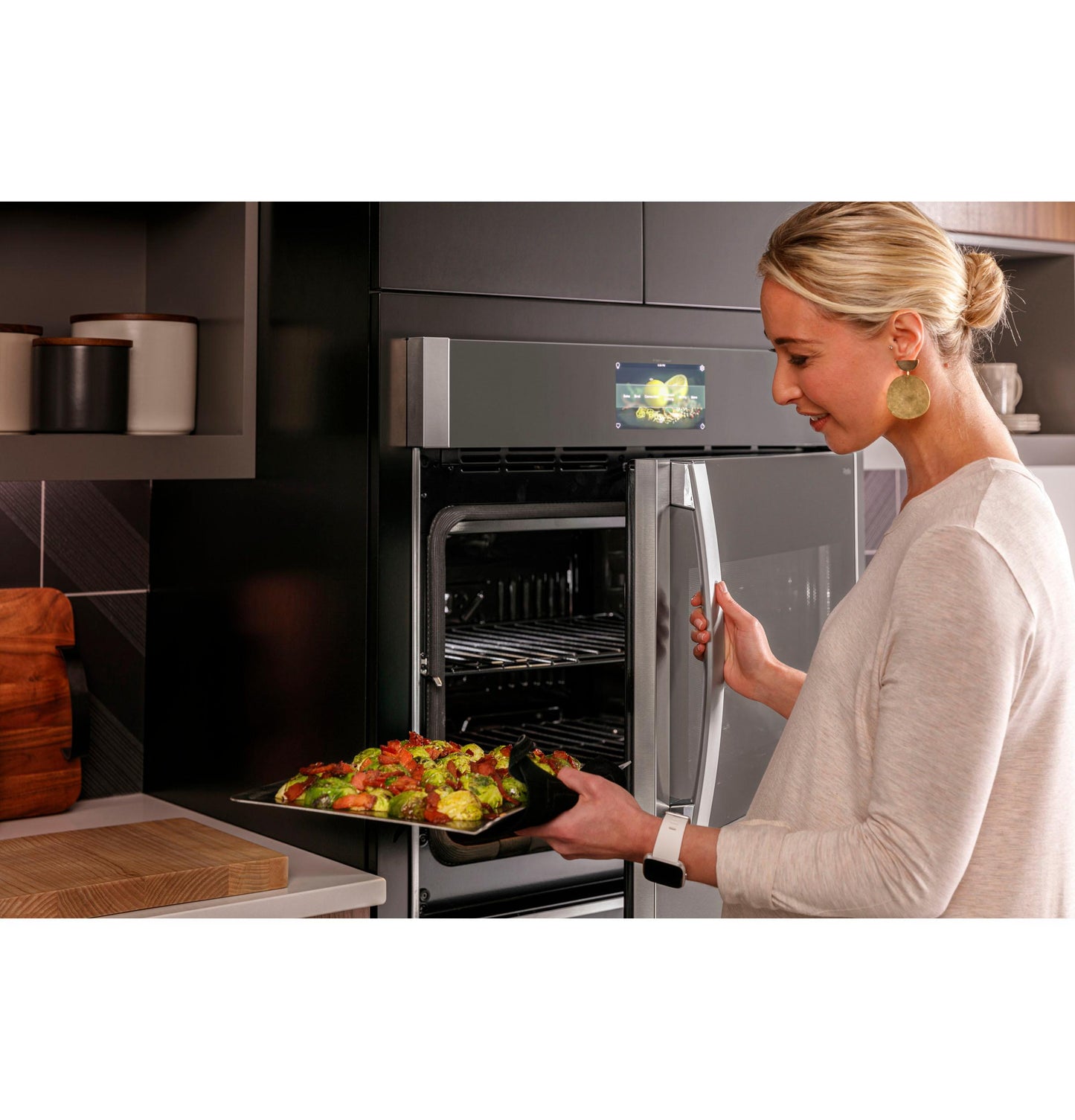 PTS700RSNSS GE Profile™ 30 Smart Built-In Convection Single Wall Oven with Right-Hand Side-Swing Doors