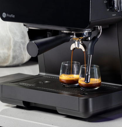 P7CESAS6RBB GE Profile™ Semi Automatic Espresso Machine + Frother