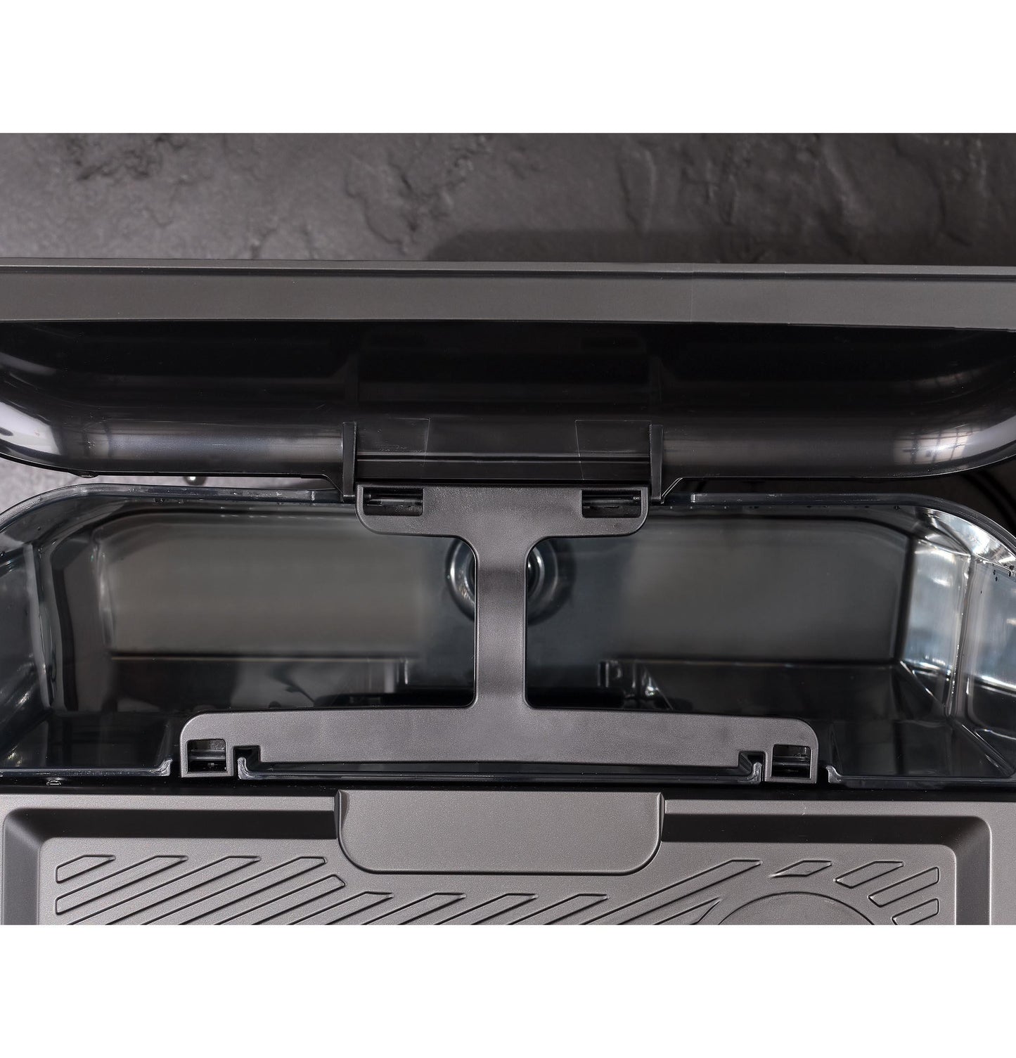 P7CESAS6RBB GE Profile™ Semi Automatic Espresso Machine + Frother